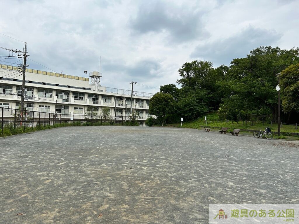 藤が丘第三公園のグラウンド