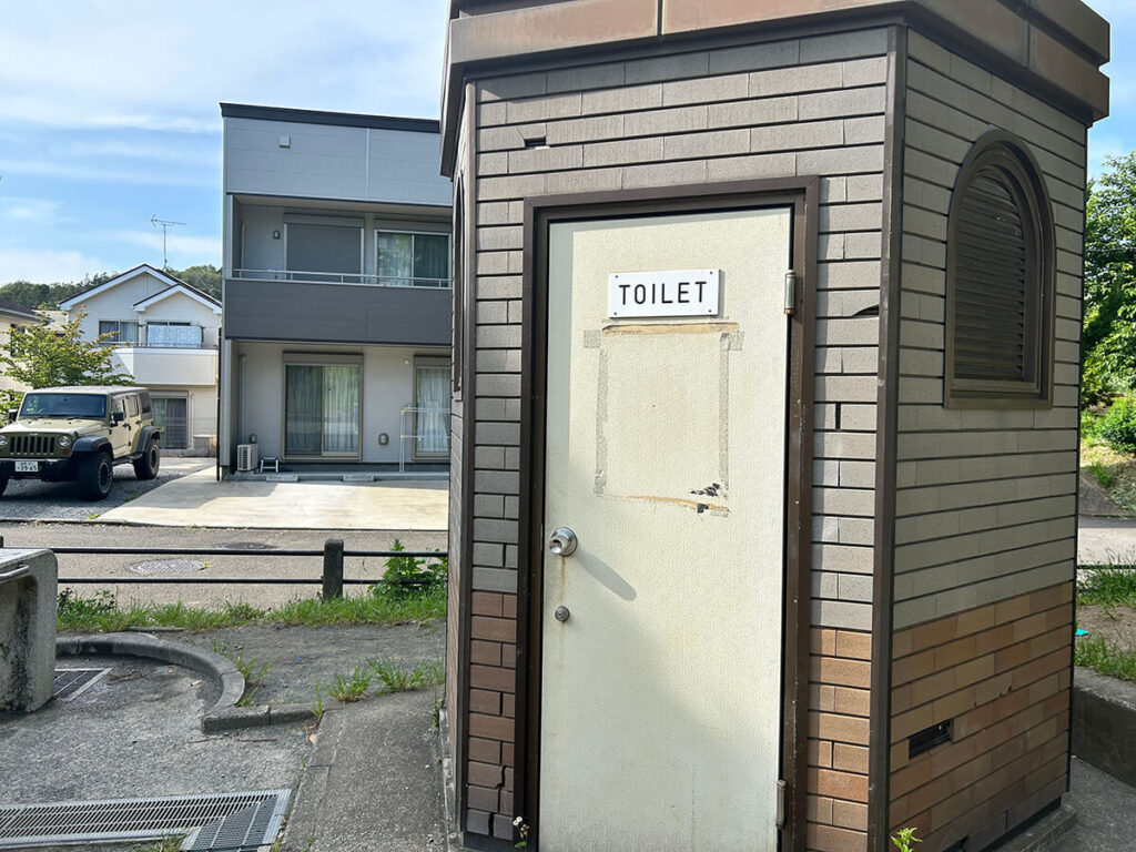 トイレは男女で1つをシェア