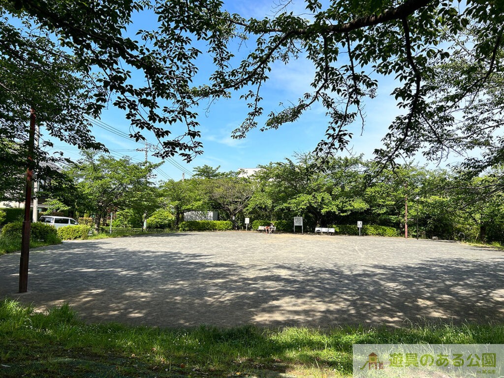 奈良二丁目長谷公園のグランド