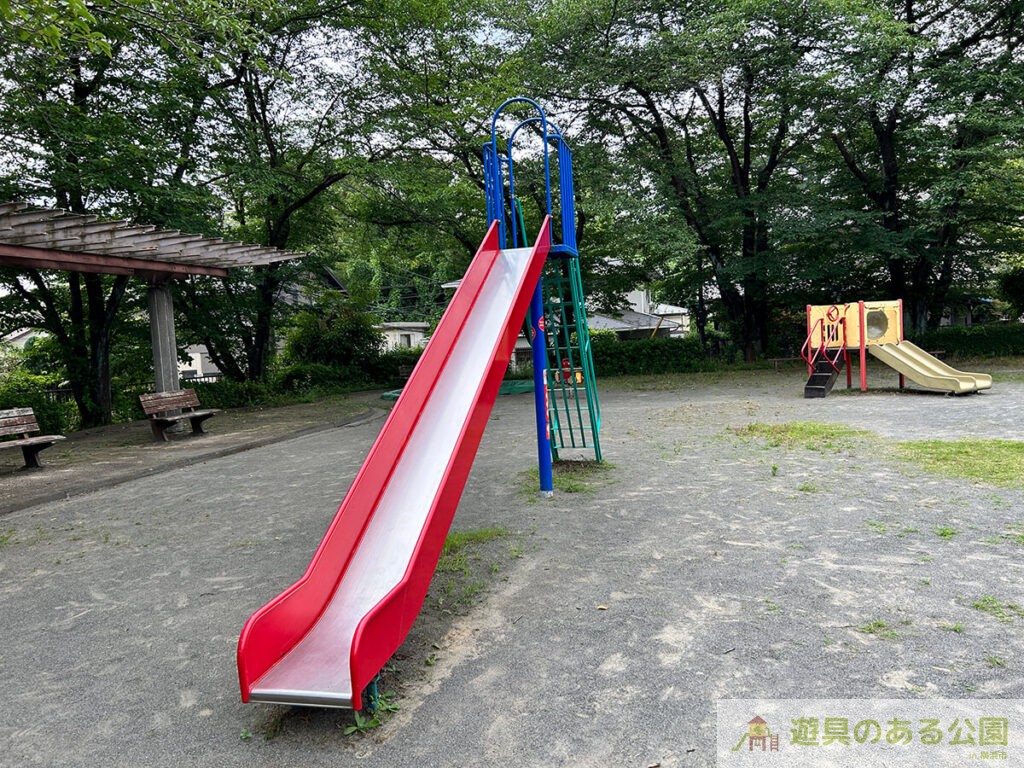 奈良町第六公園の滑り台