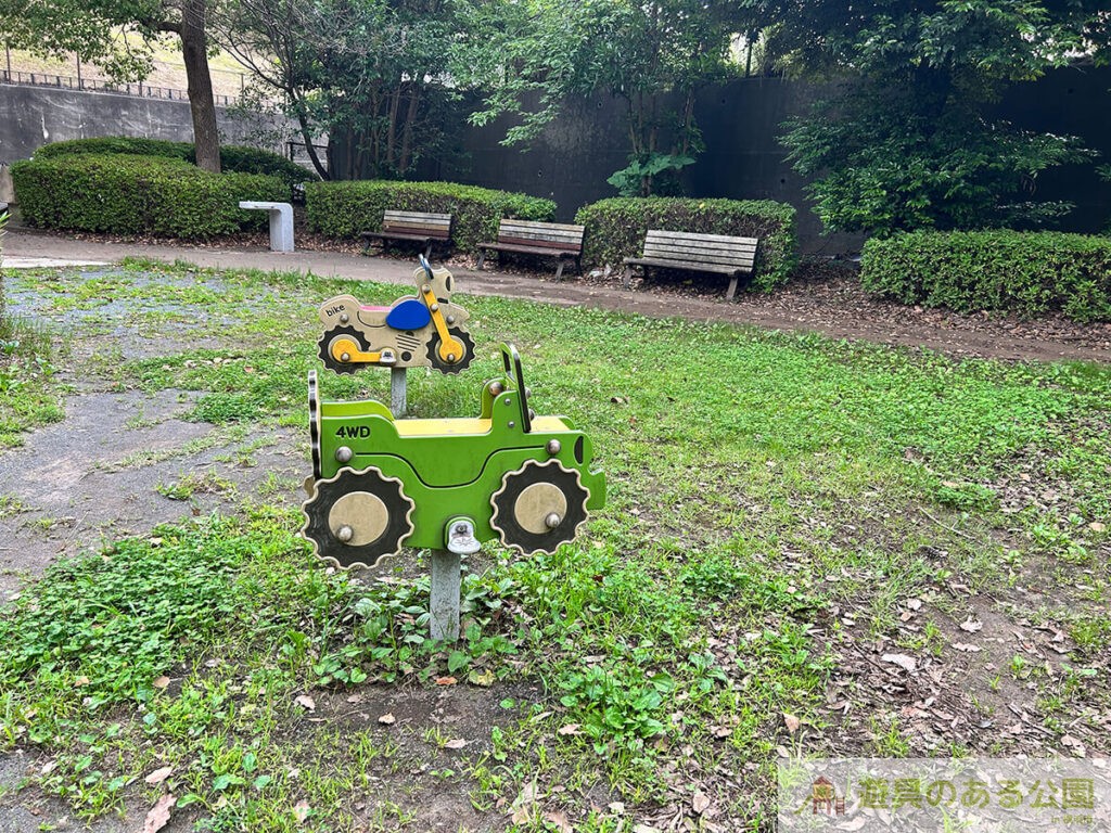 奈良町大田平公園の乗り物